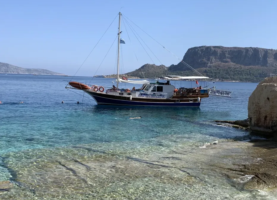 Selin 3 Charter Boat
