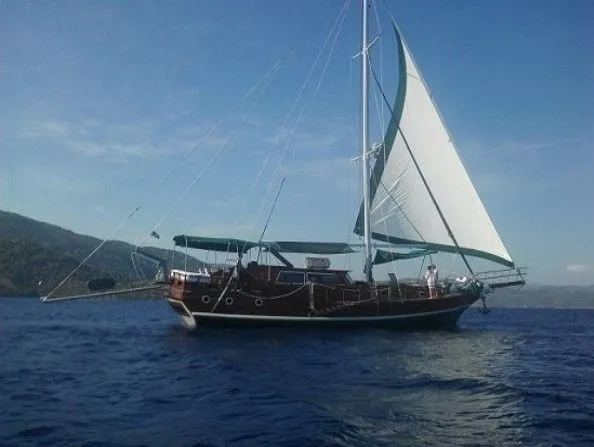 Dare To Dream Charter Boat