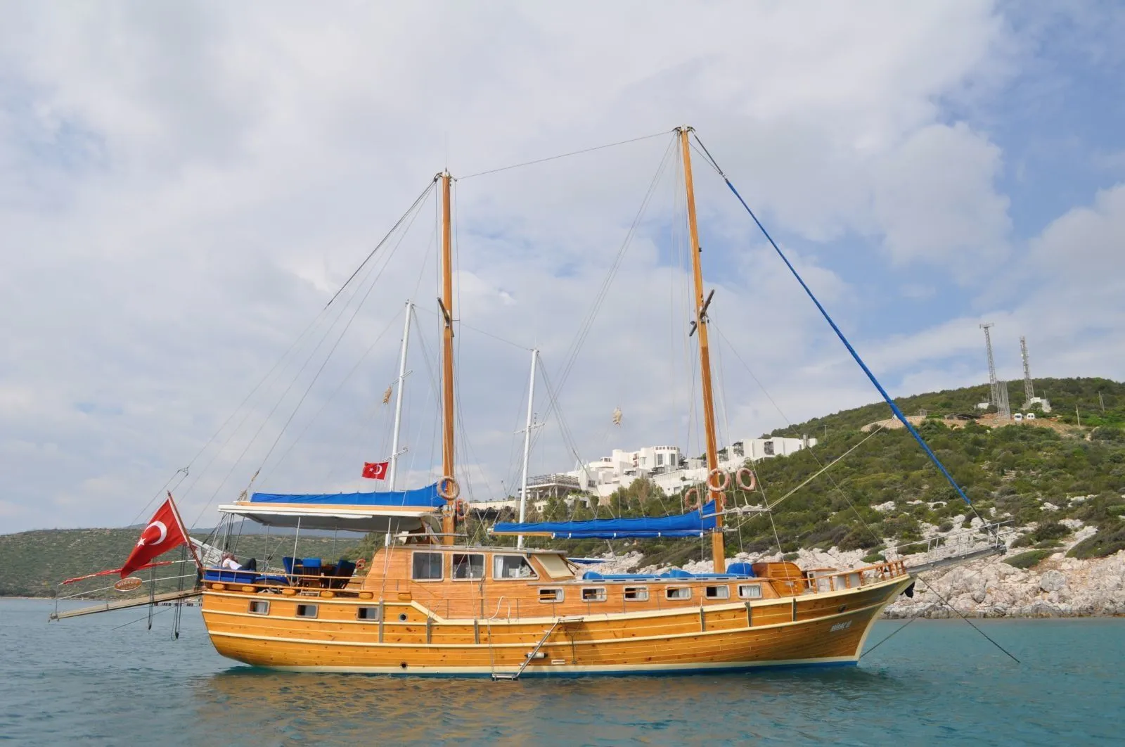 Mirac 2 Charter Boat