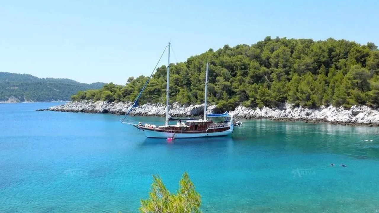 Explore Mykonos City on a 20m Rental Gulet