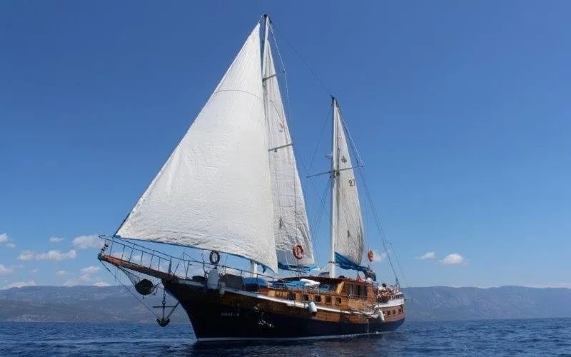 Sevi 5 Charter Boat - 4