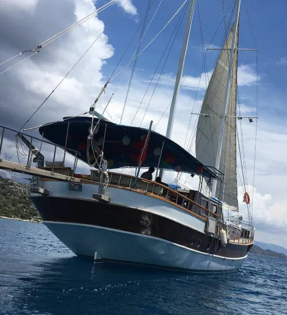 Summer Love Charter Boat - 5