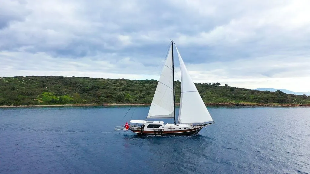 Eser 1 Charter Boat - 2