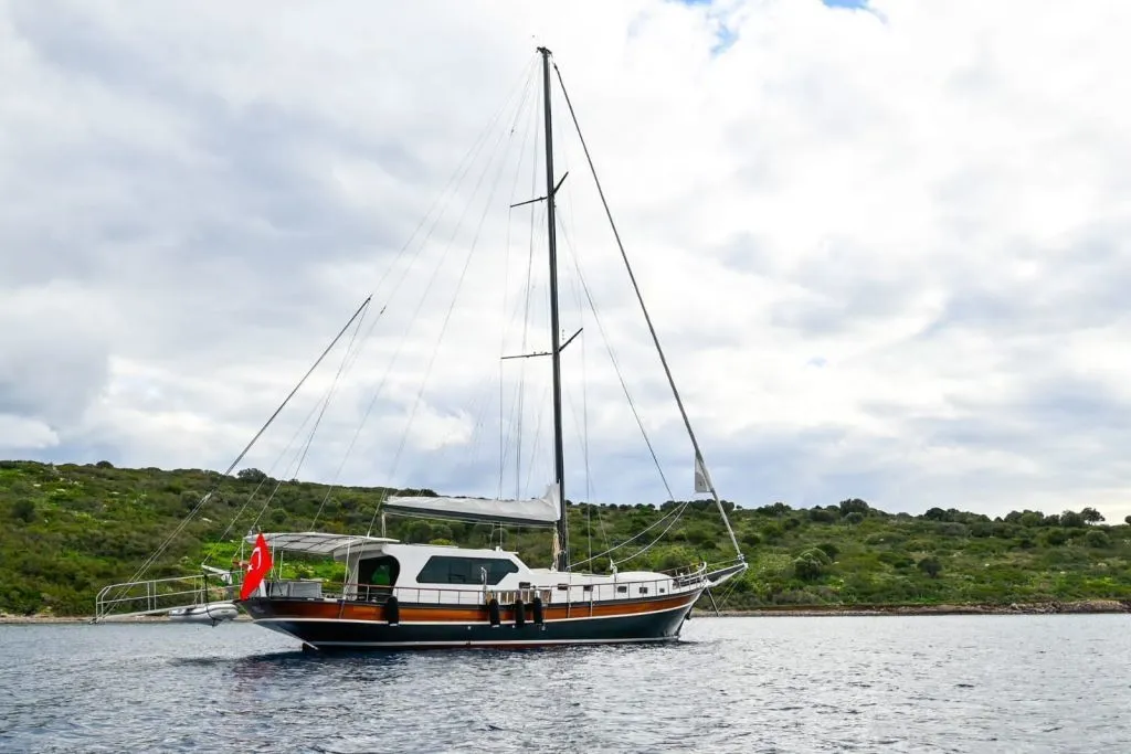 Eser 1 Charter Boat - 4