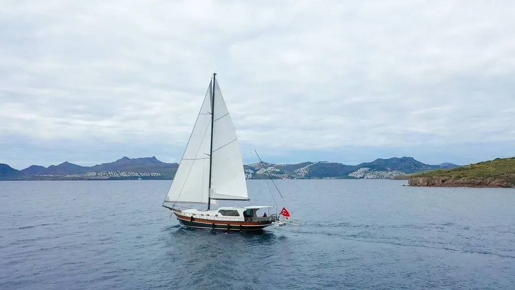 Eser 1 Charter Boat - 1