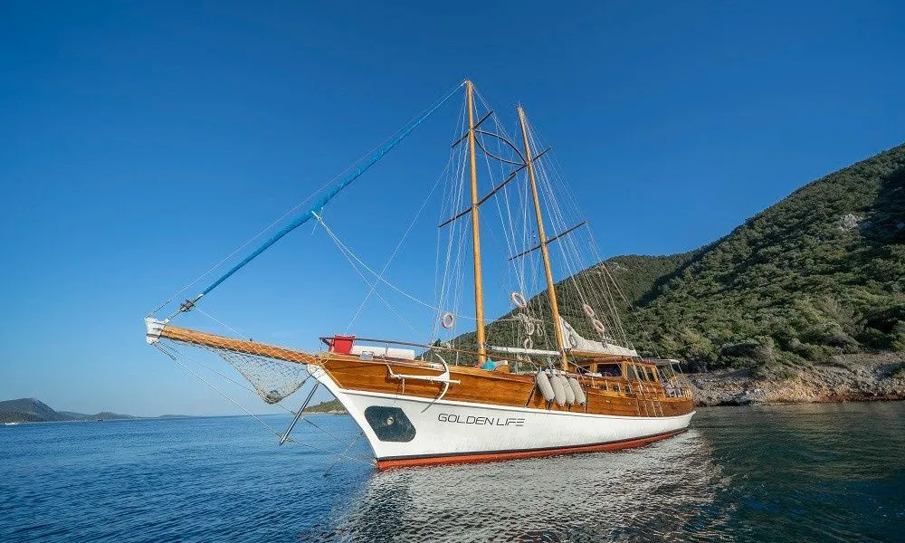 Golden Life Charter Boat - 4