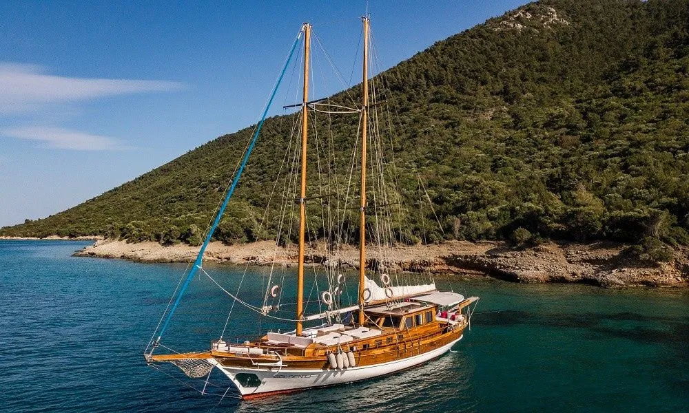 Golden Life Charter Boat - 2