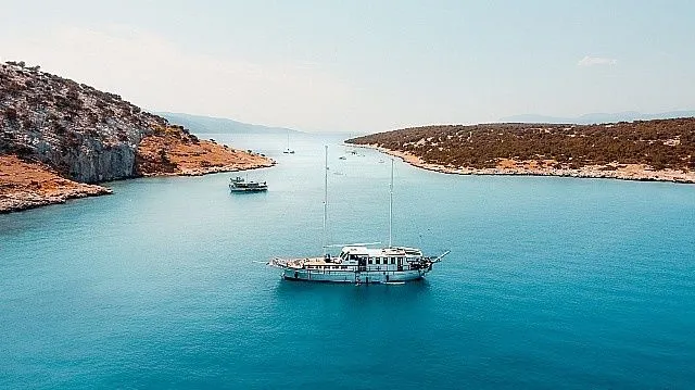 Explore Salamina on a 21.36m 5 Cabin Gulet Rental