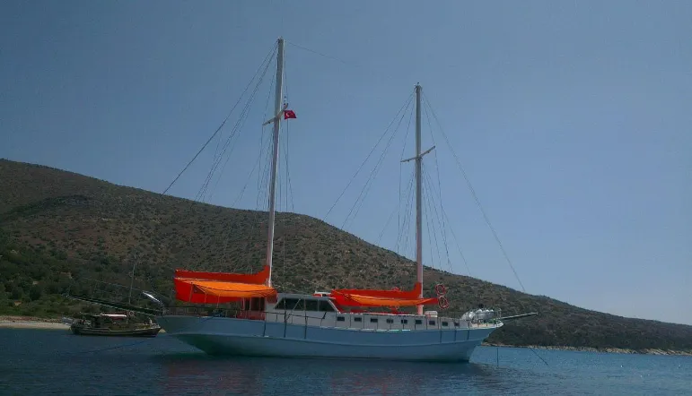 Arancia Charter Boat - 5