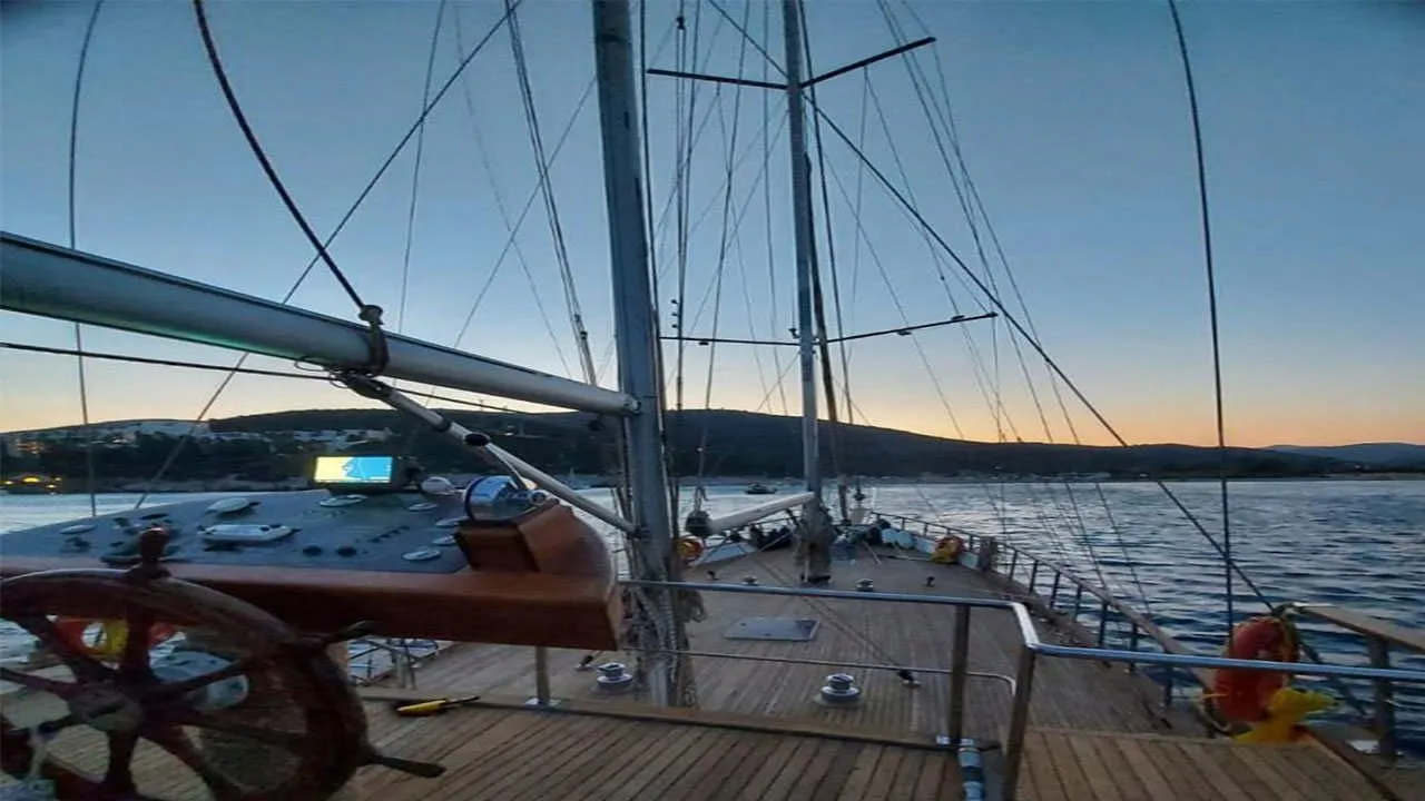 Castiel Charter Boat - 4
