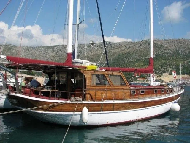 Rent a 22m Boat in Dubrovnik