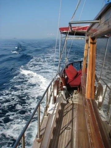 Pulenat Charter Boat