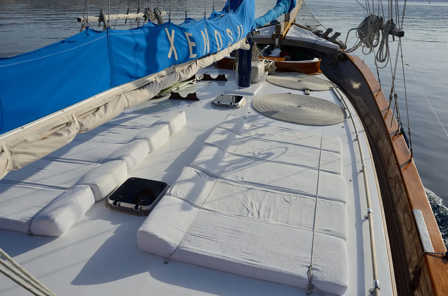 Чартер Xenos 2 - 4