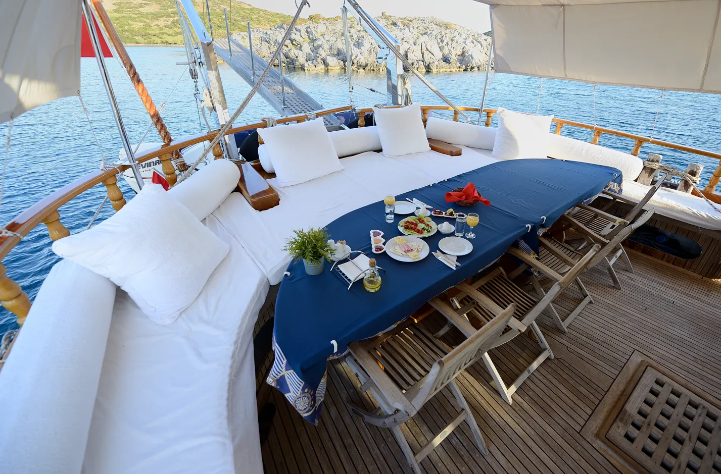 Чартер Xenos 2 - 5