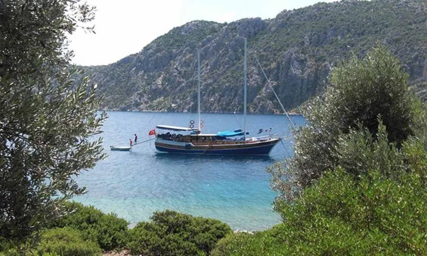 Ozgen Kaptan Charterboot - 4