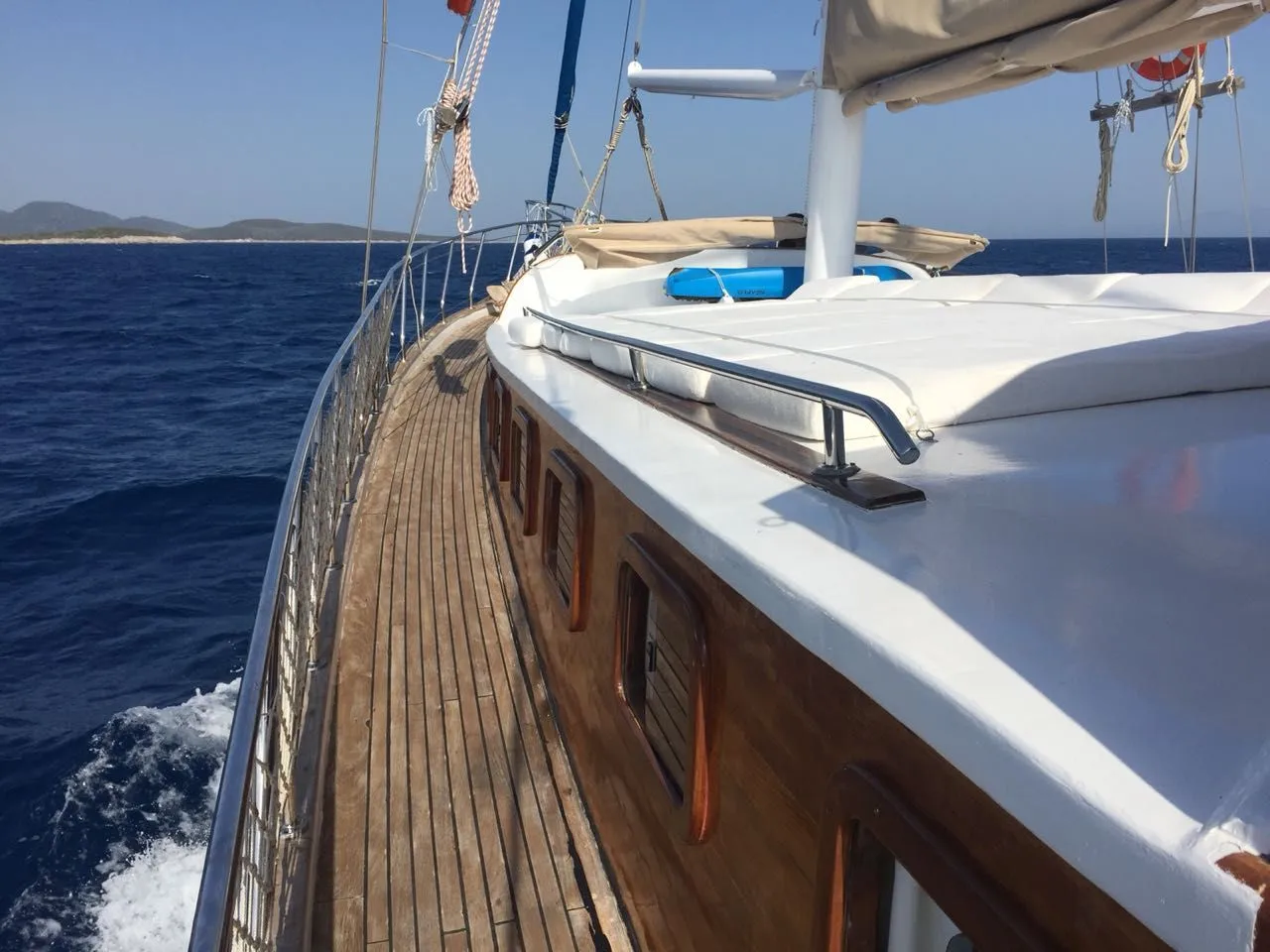 Techne Charter Boat - 4