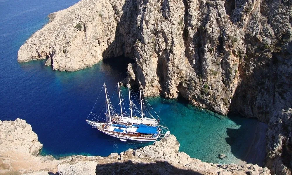Tufan 5 Charter Boat - 3