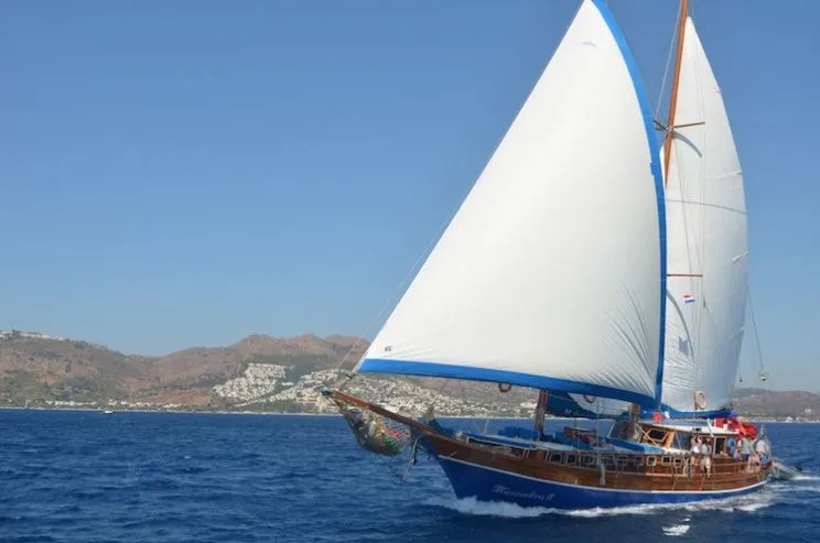 Musandira 2 Charter Boat - 2