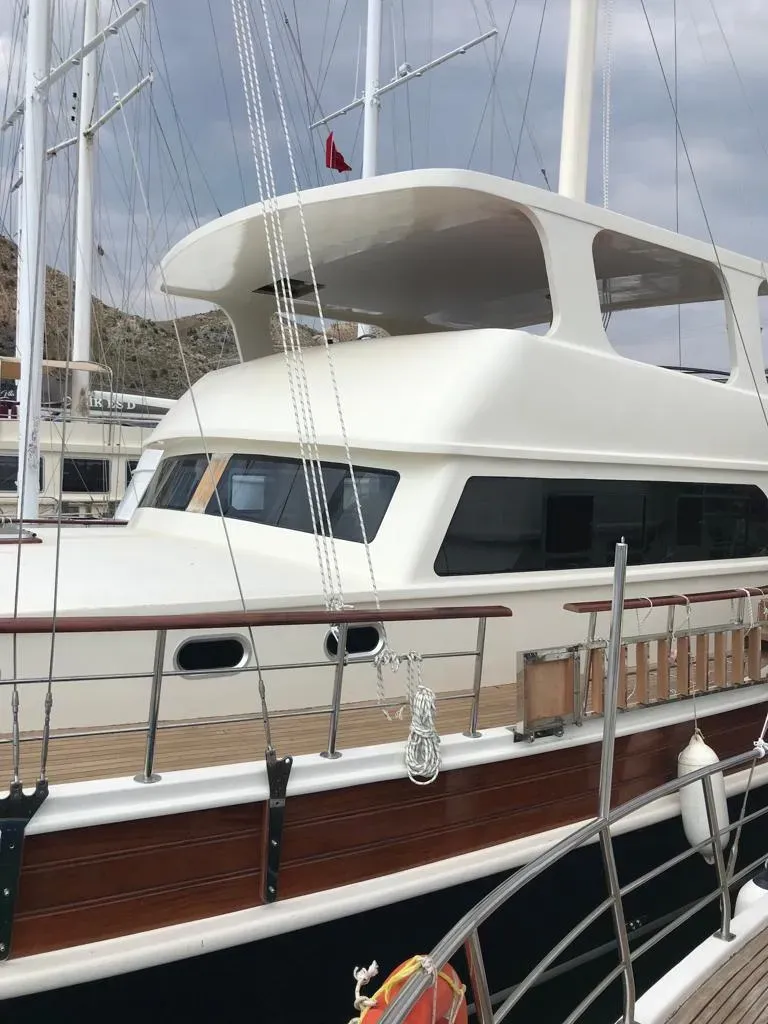 Rose Sah Charter Boat
