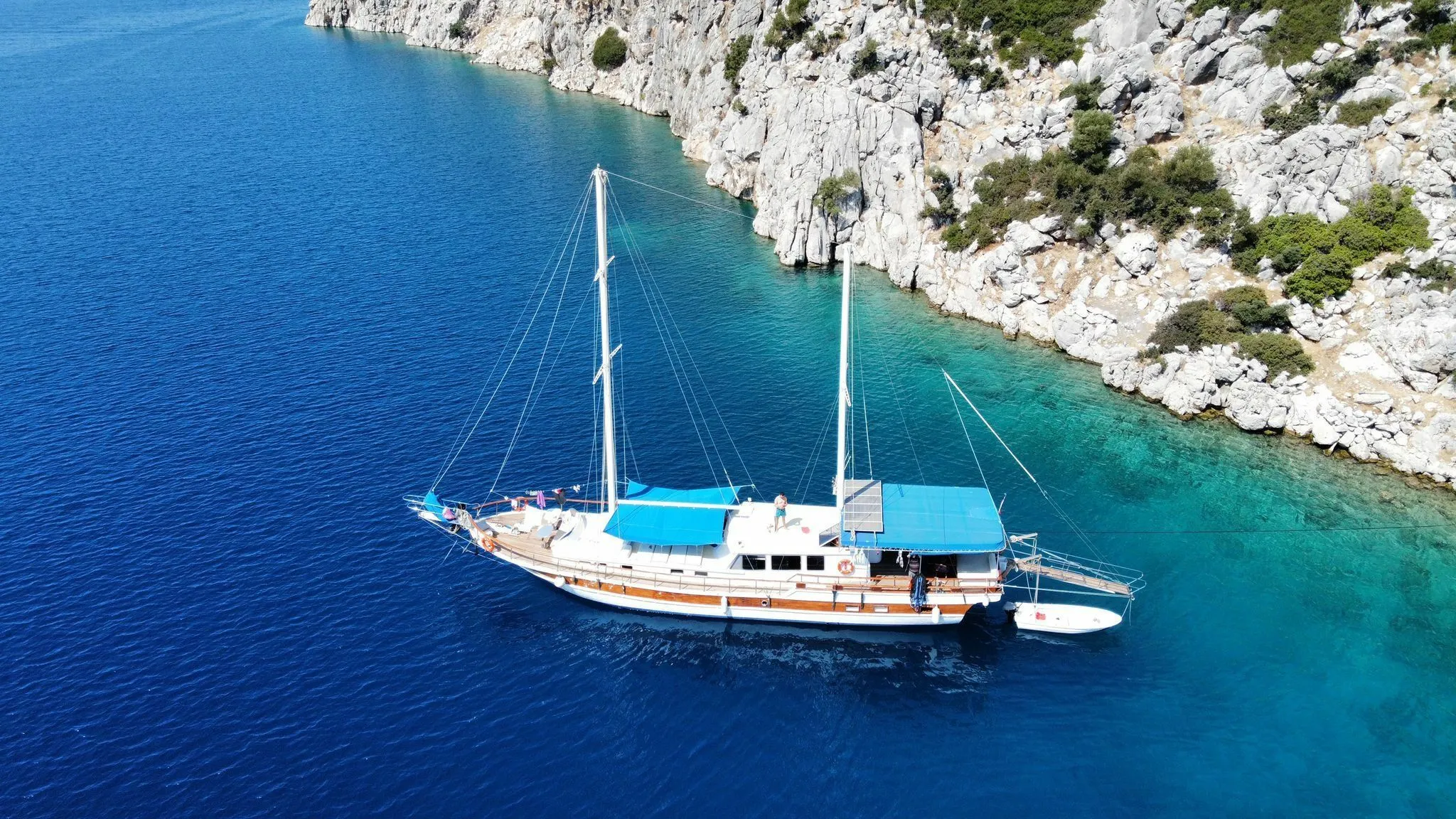 Semre 2 Charter Boat