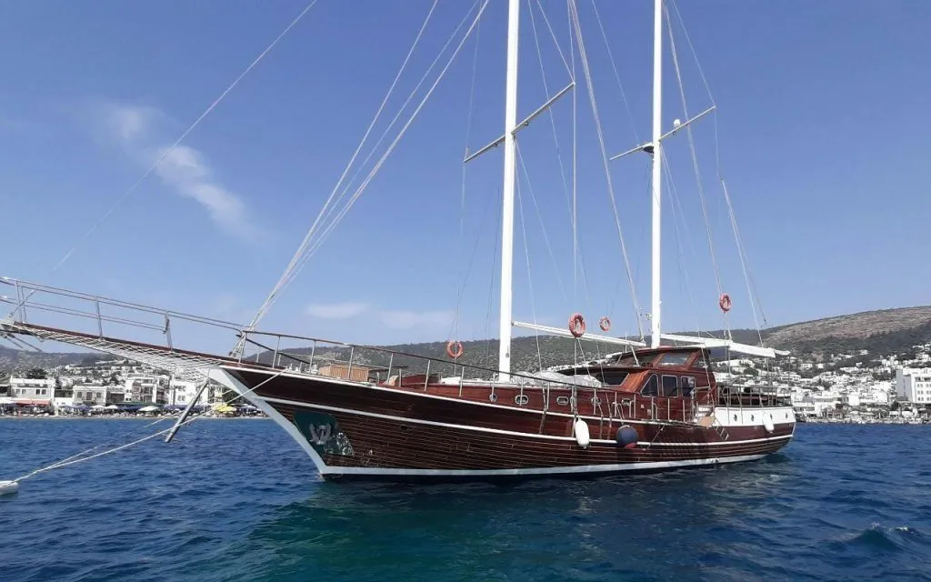 Siyana 1 Charter Boat - 2