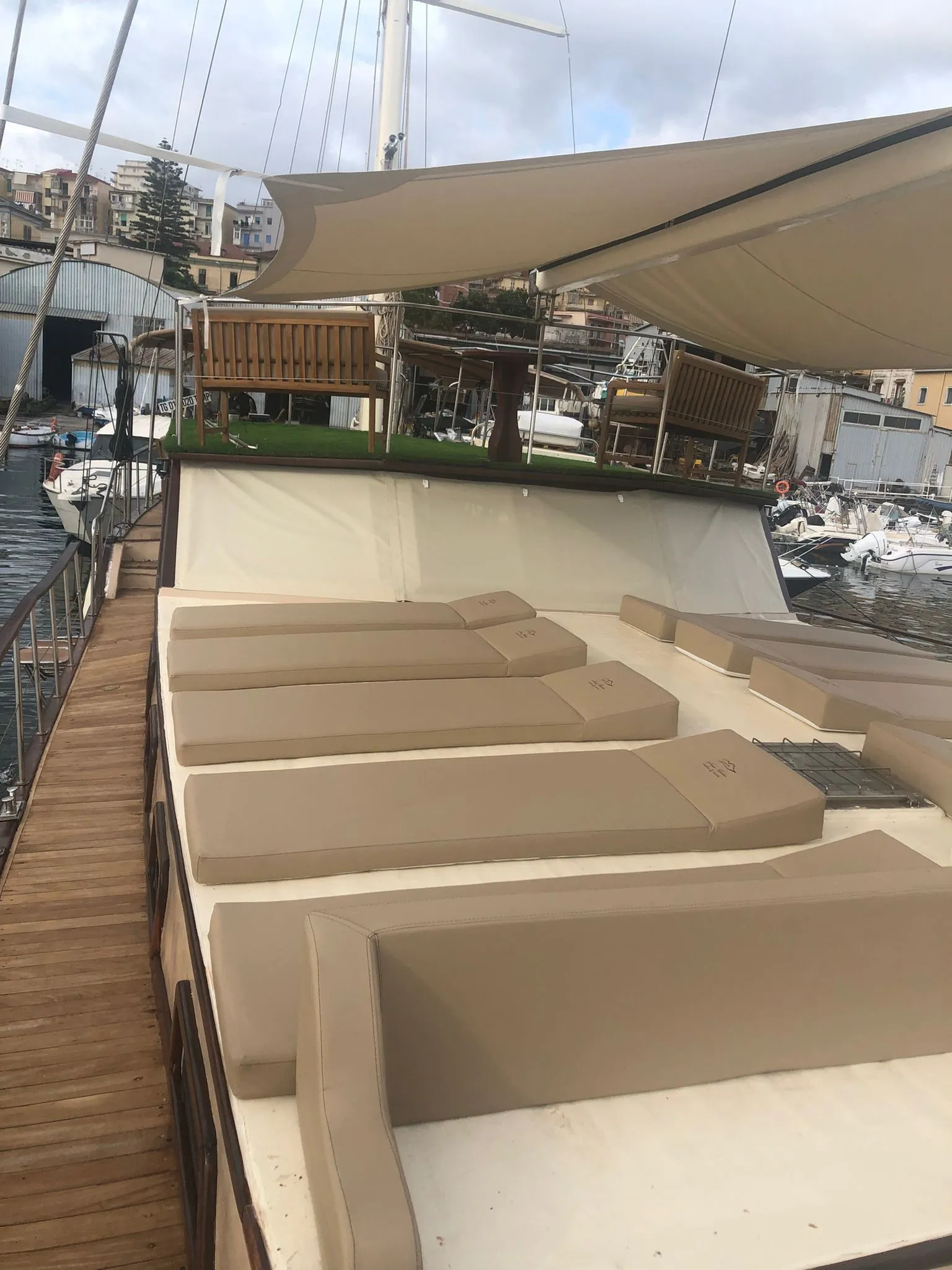 Don Giovanni Charter Boat