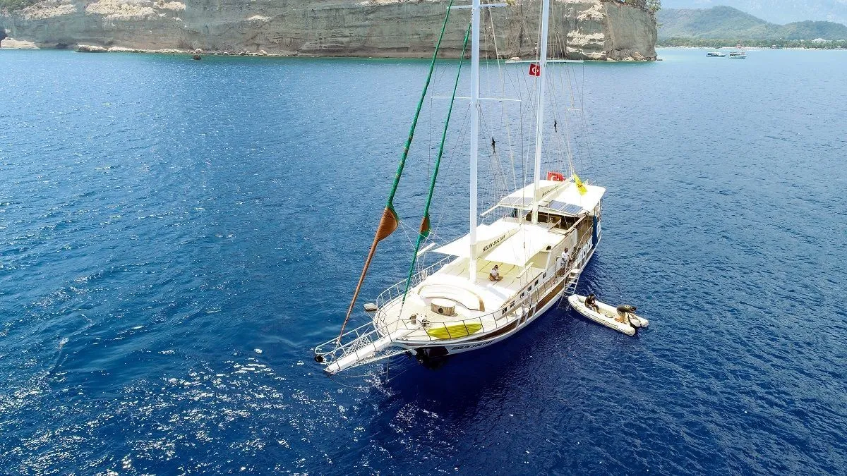 Helin Sultan Charter Boat