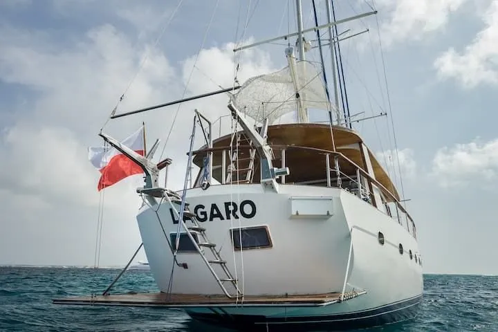Lagaro Charter Boat
