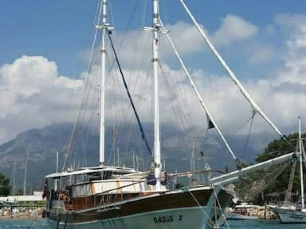 Oasis 2 Charterboot - 3