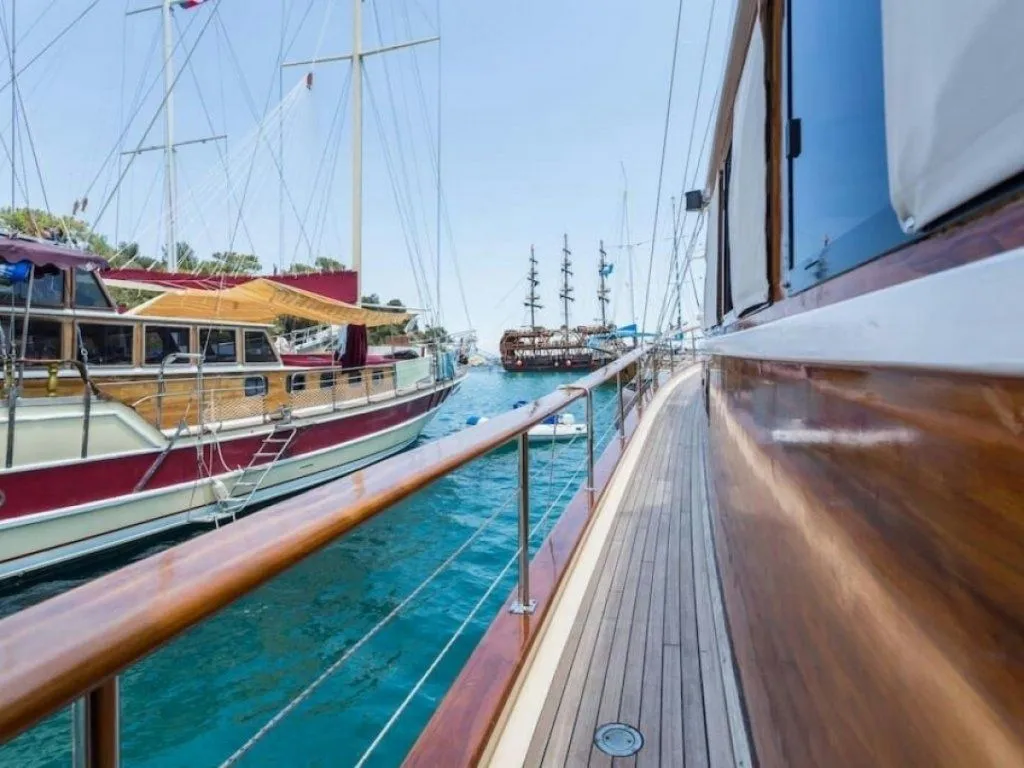 Oasis 2 Charterboot - 5