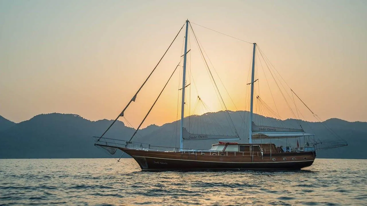 Sude Deniz Charter Boat - 5