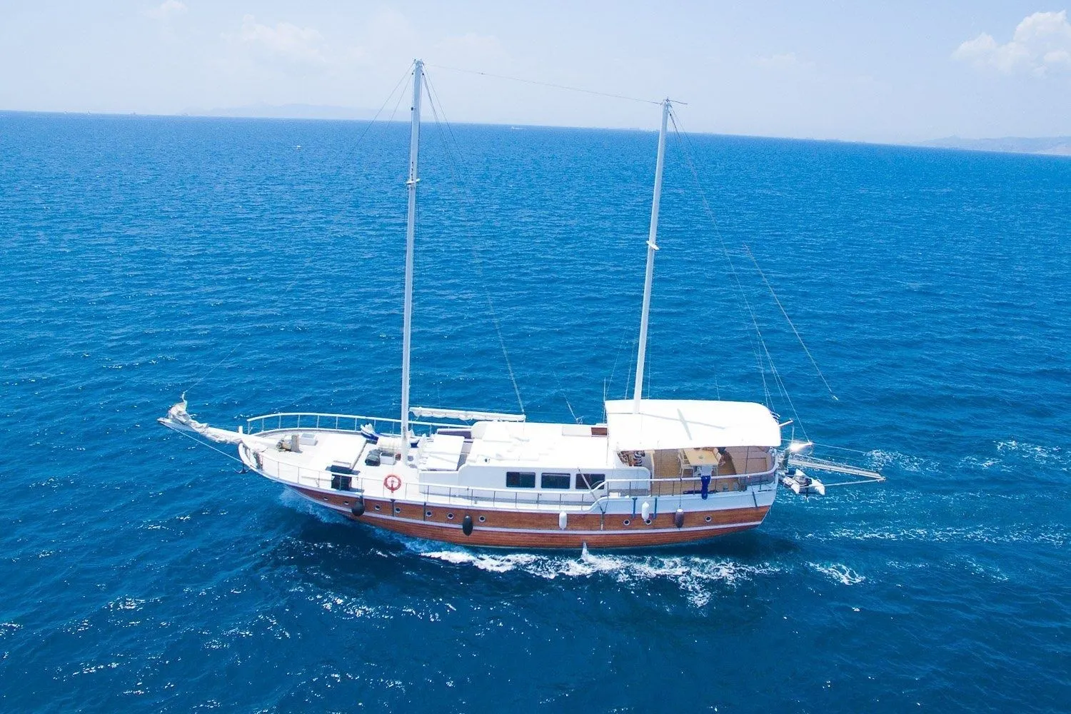 Rent a 25m Boat in Corfu Town