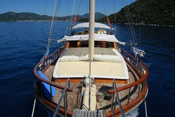 Esperanza Charter Boat