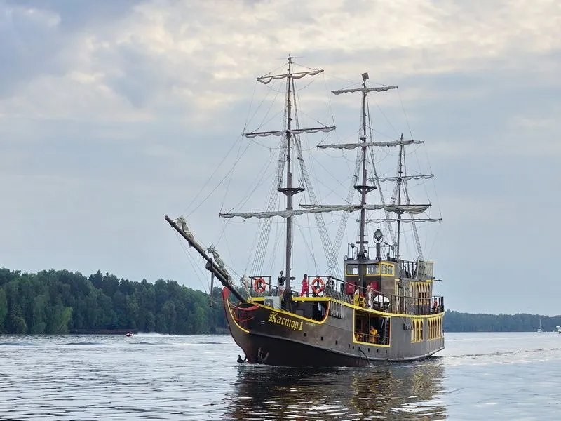 Kastor 1 Charter Boat
