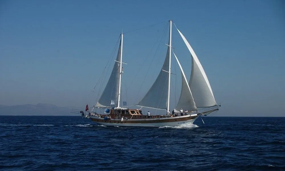 Ya Selam Charter Boat - 5