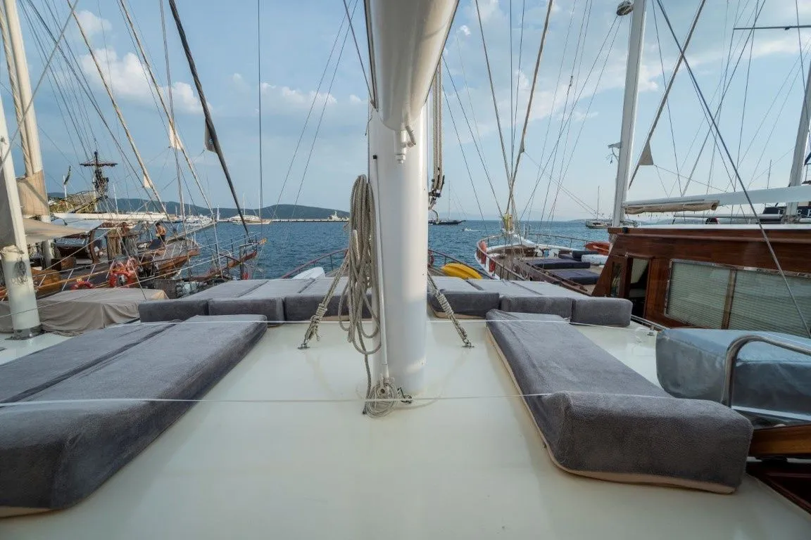Elara Charter Boat