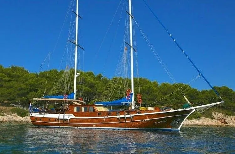 Rent a 26m Gulet 85 in Šibenik