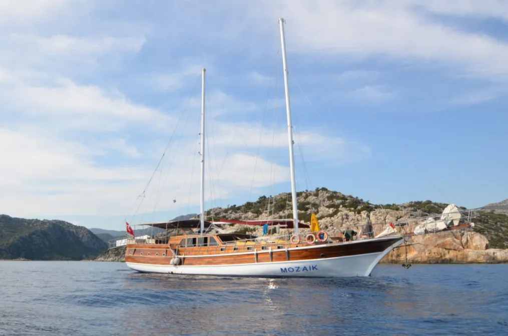 Mozaik Charter Boat