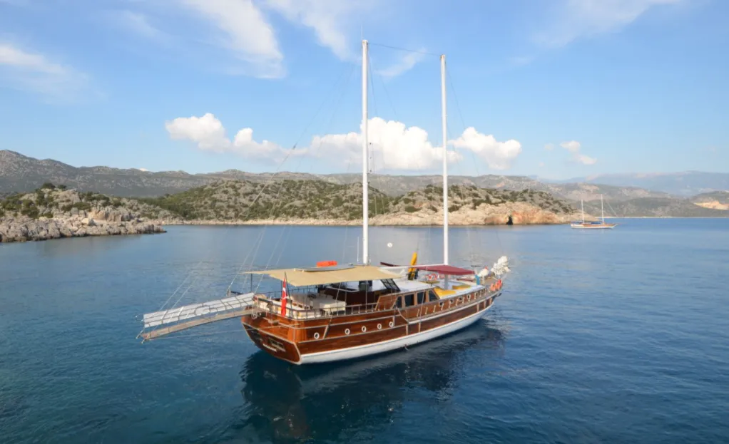 Mozaik Charter Boat