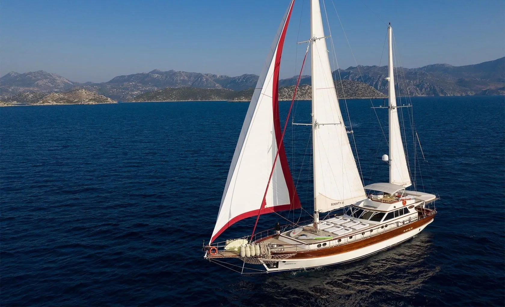 Serenity 86 Charter Boat - 4