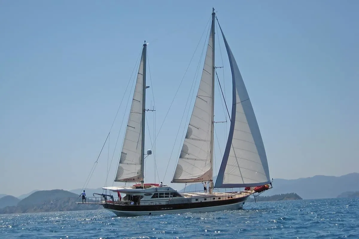 Serenity 86 Kiralık Teknesi - 3