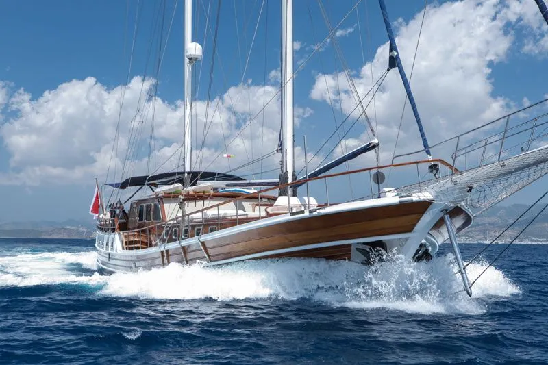 Dulcinea Charter Boat - 5