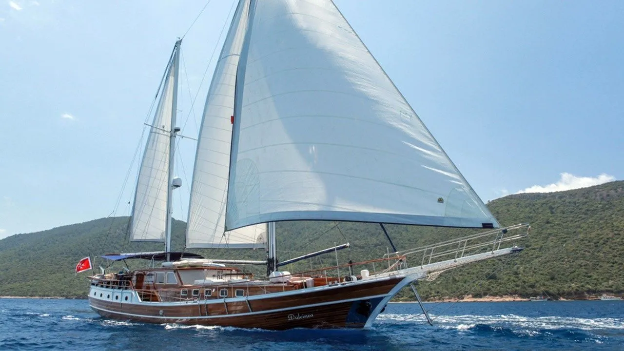 Dulcinea Charter Boat - 3