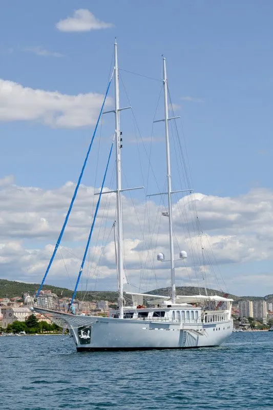 Dvi Marije Charter Boat
