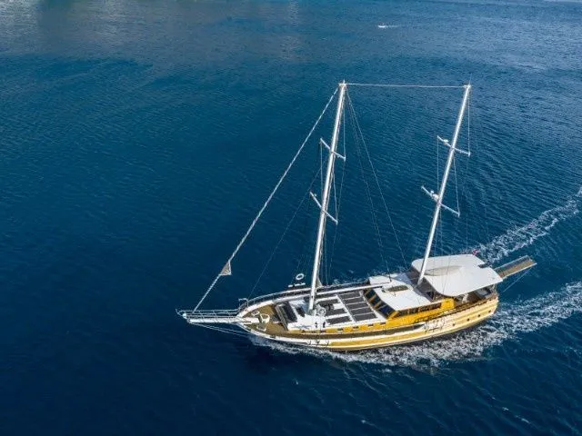 Explore Split on a 27.12m Rental Gulet