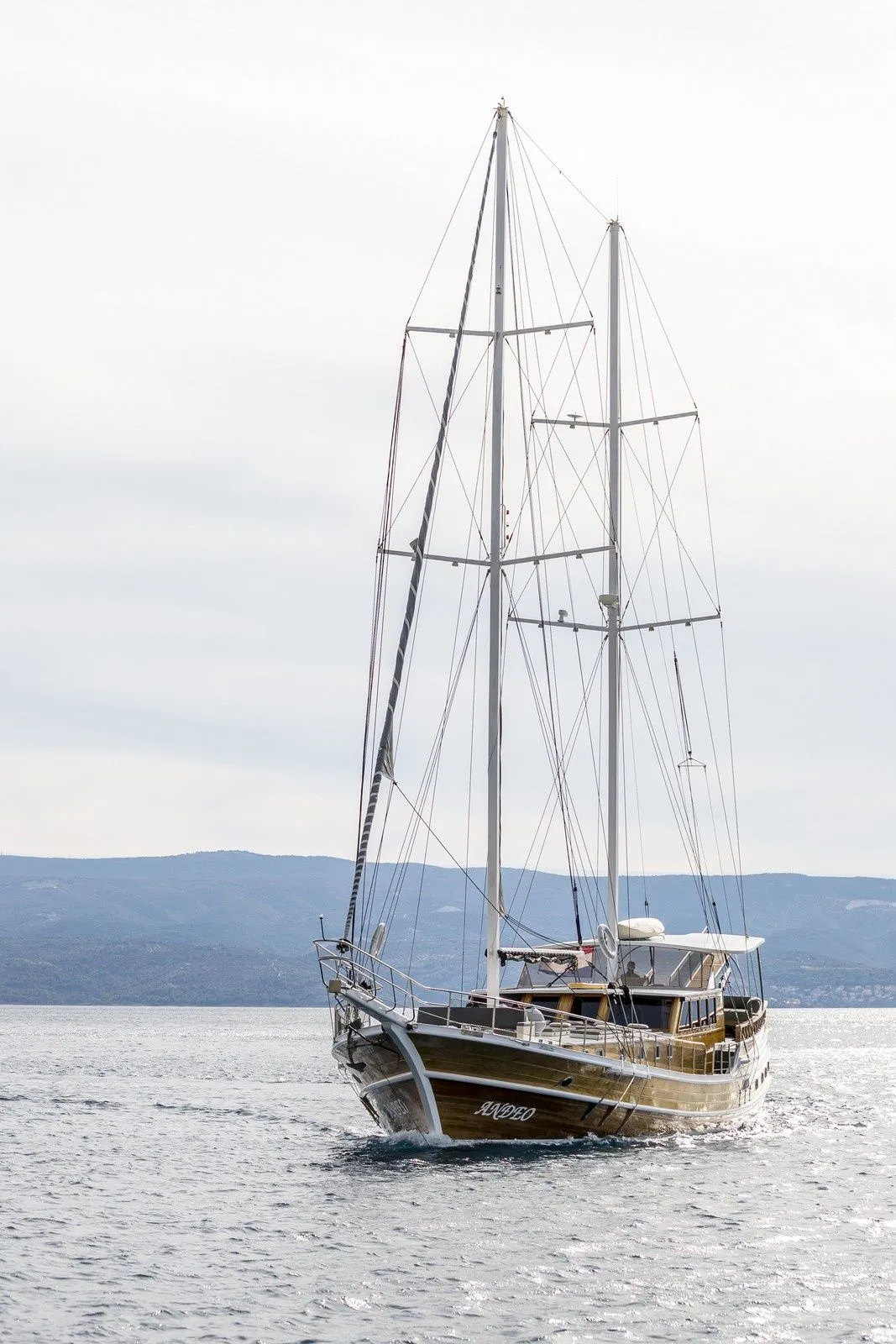 Чартер Andjeo - 3