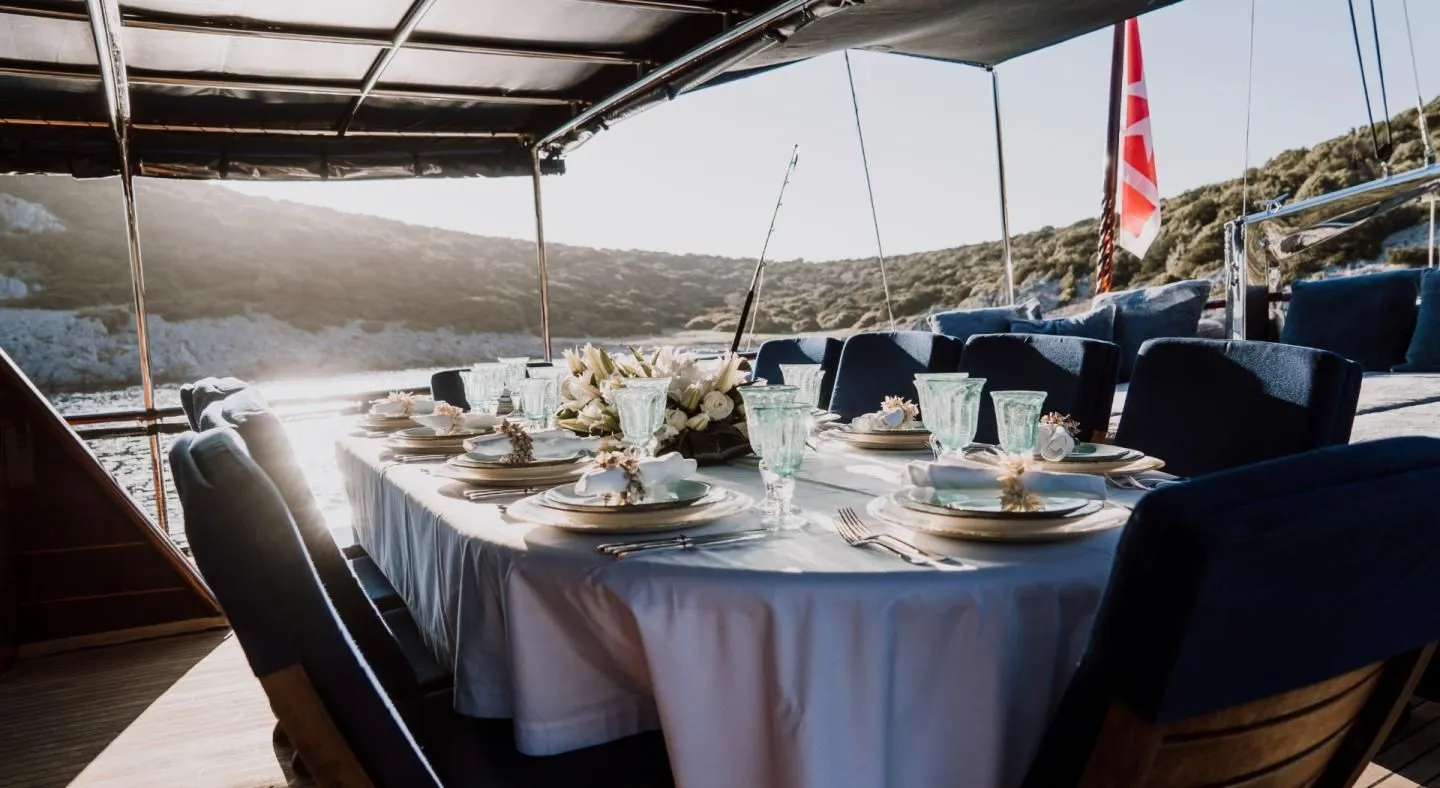 Capricorn 1 Charter Boat