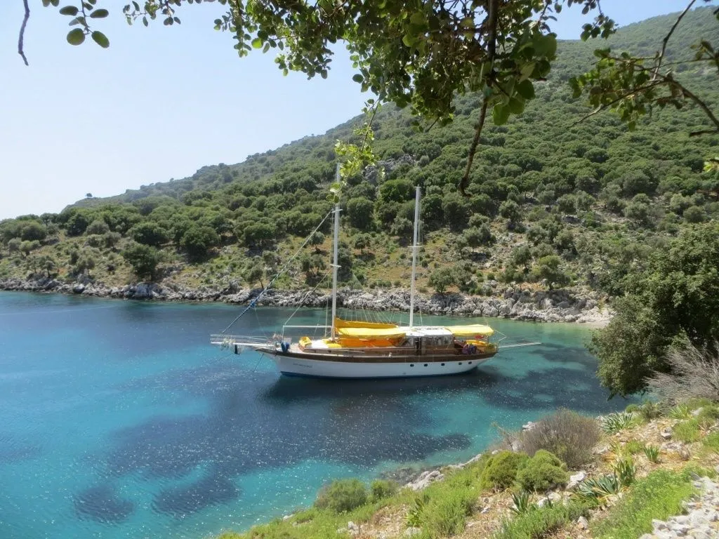 Чартер East Meets West - 4