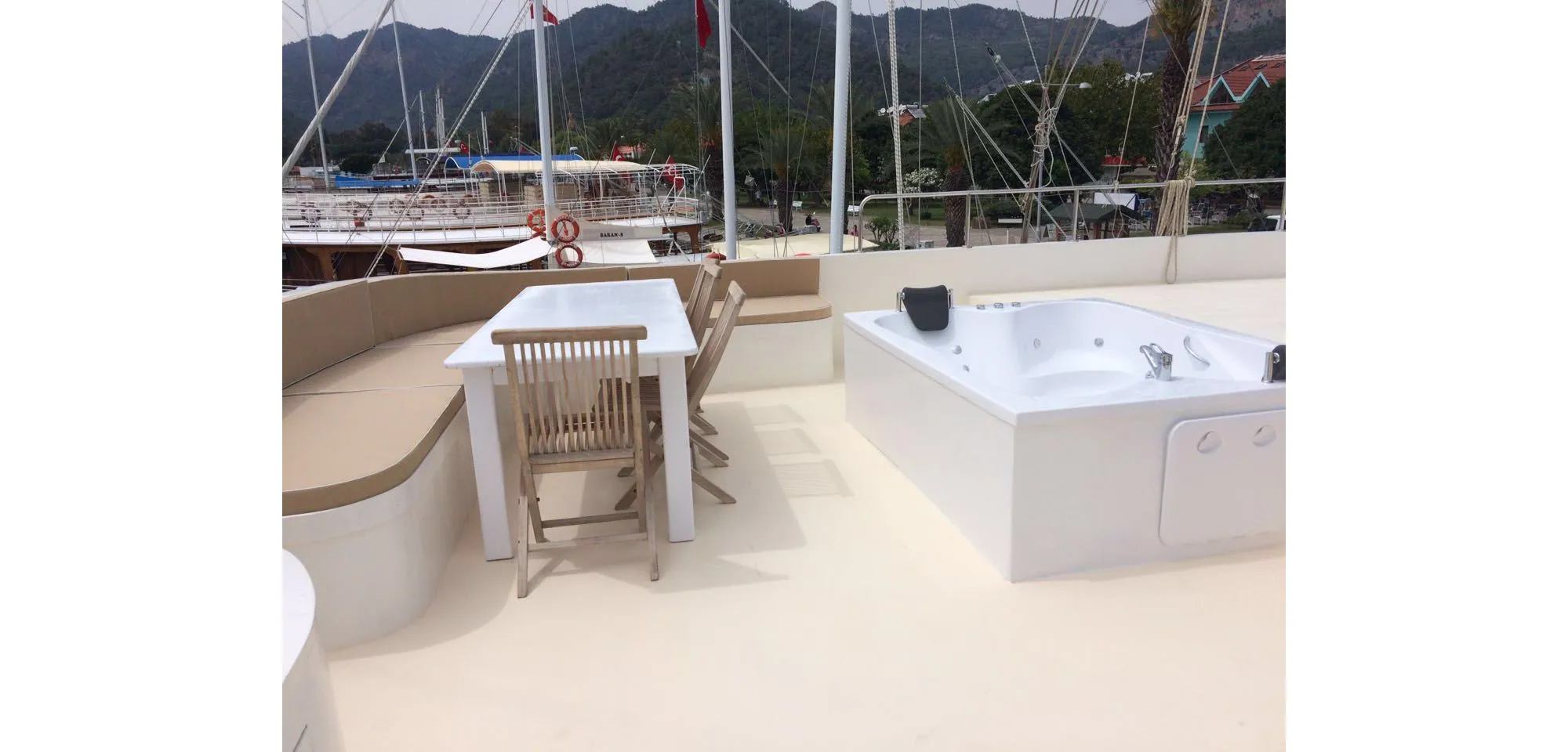 Чартер Escape - 3