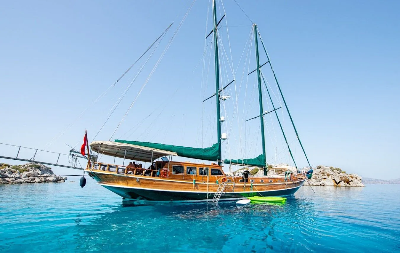 Ros Mare Charter Boat - 1